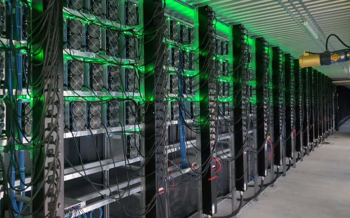 Bitcoin: Anthropic Signs $10 Billion Data Center Deal with Bitcoin Mining Firm Bitdeer news image