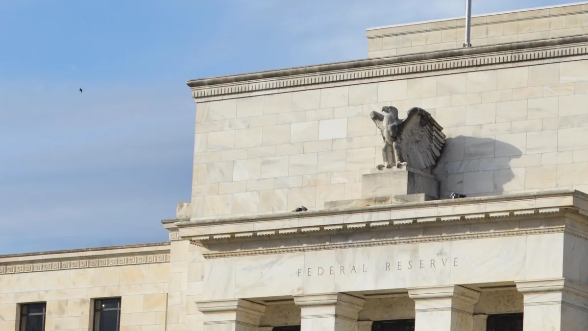 Makro: Fed, GENIUS Yasası çerçevesinde stablecoin düzenlemeleri önerdi haber görseli
