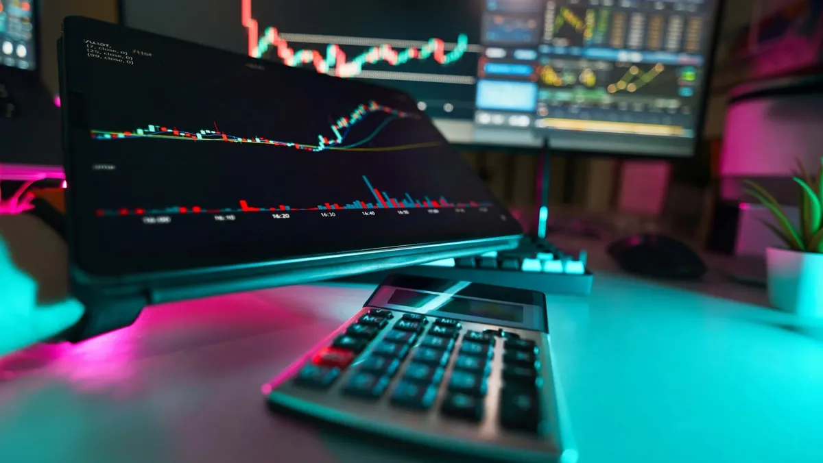 Bitcoin: Traders Aren't Panicking Yet Despite Cooling Crypto Sentiment news image