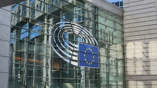 Macro: ECB Plans to Buy Tokenized Bonds with Its Own Funds news card image